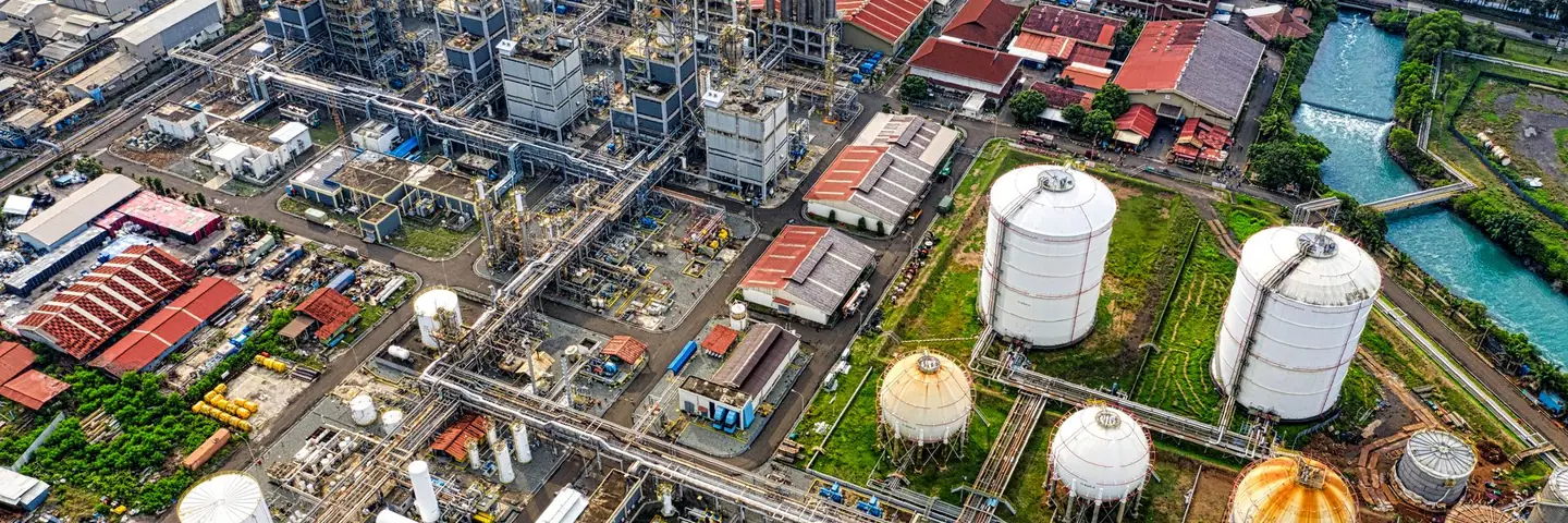 スマートファクトリーの生産現場のイメージ写真